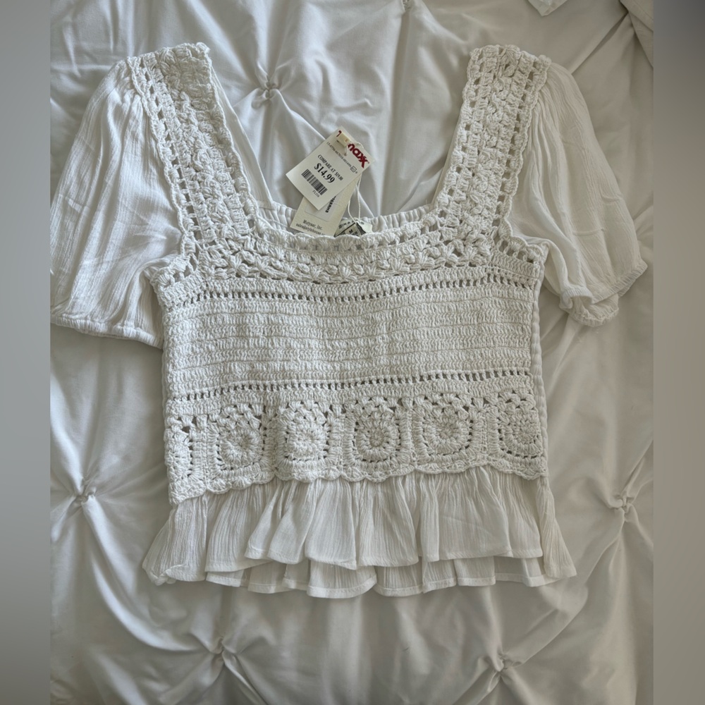 Women’s Blouse size medium NWT